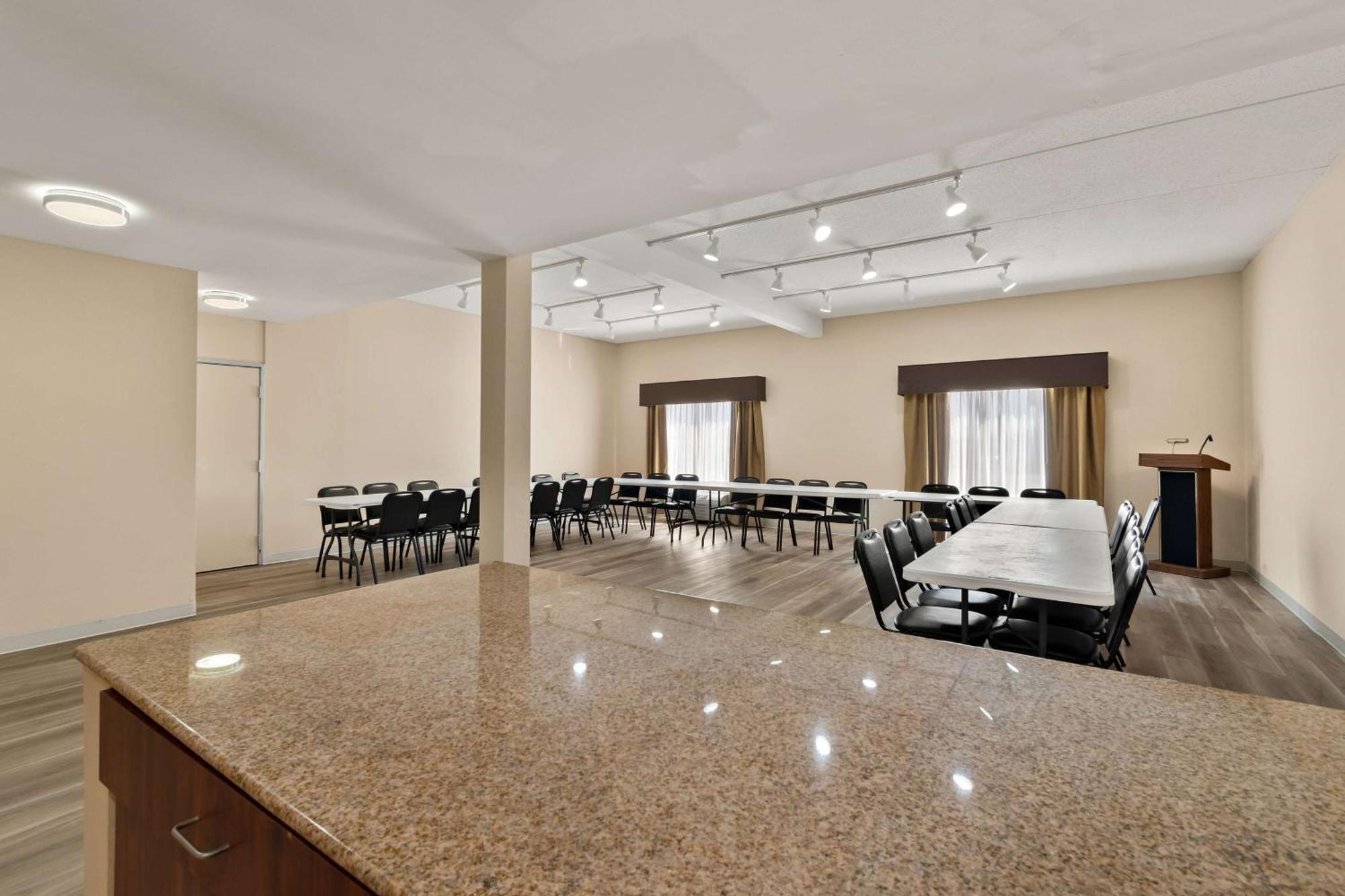 Ramada By Wyndham Harrisburg/Hershey Area Ngoại thất bức ảnh