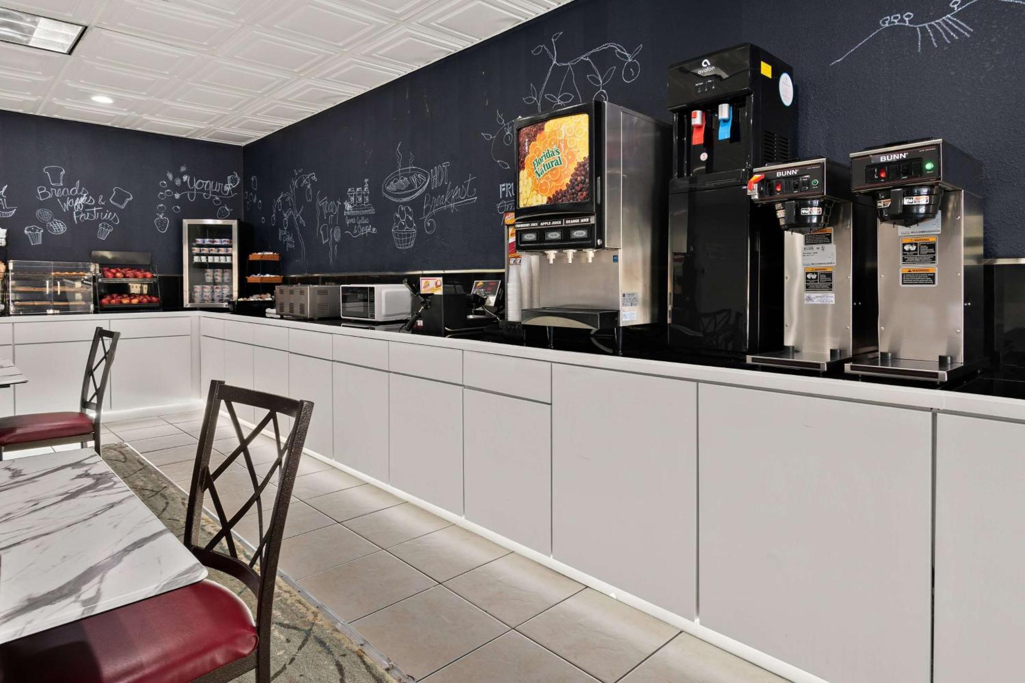 Ramada By Wyndham Harrisburg/Hershey Area Ngoại thất bức ảnh