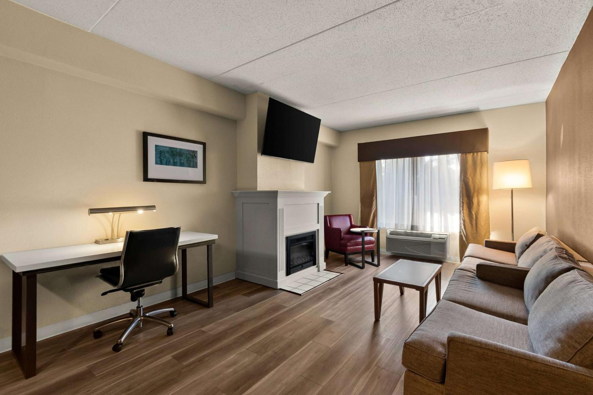 Ramada By Wyndham Harrisburg/Hershey Area Ngoại thất bức ảnh