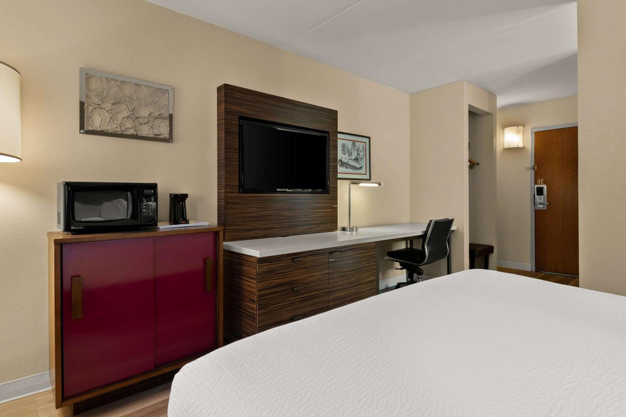 Ramada By Wyndham Harrisburg/Hershey Area Ngoại thất bức ảnh