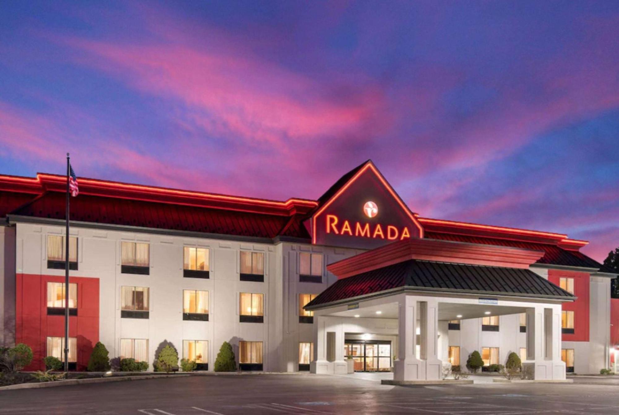 Ramada By Wyndham Harrisburg/Hershey Area Ngoại thất bức ảnh